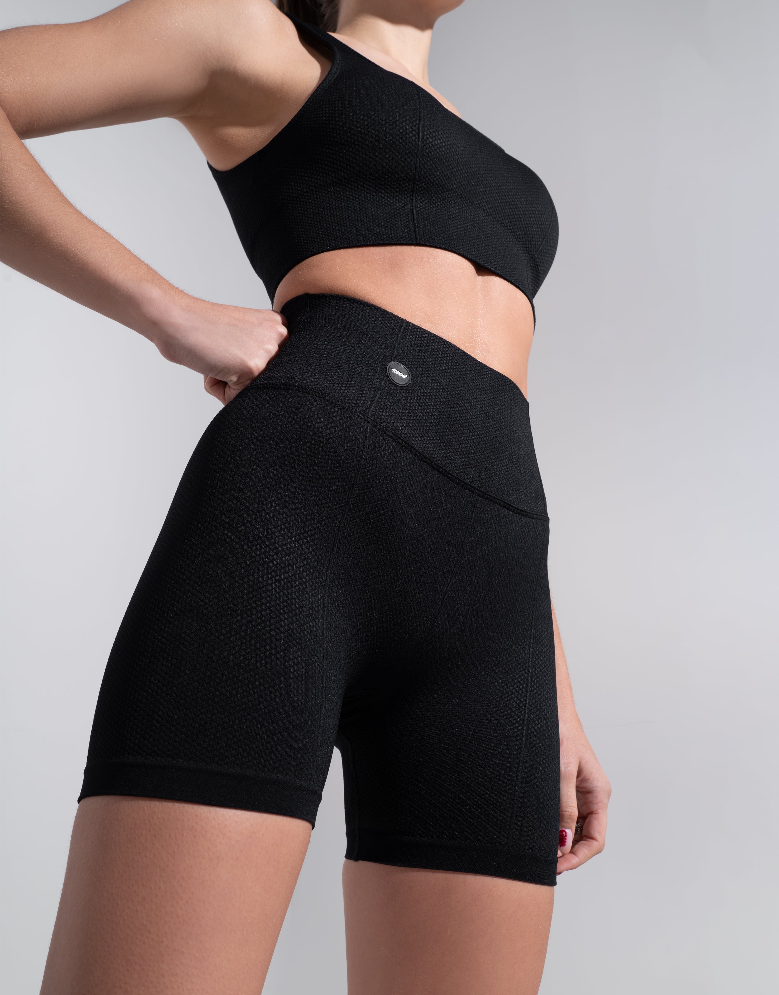 ATELIER BLACK SHORT SEAMLESS